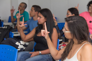 UnB oferece 40 vagas em vestibular para graduação em Libras